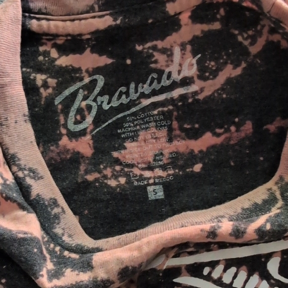 Graphic Tee Guns N Roses 1985 Classic Rock Band Black and Pink - Picture 3 of 4